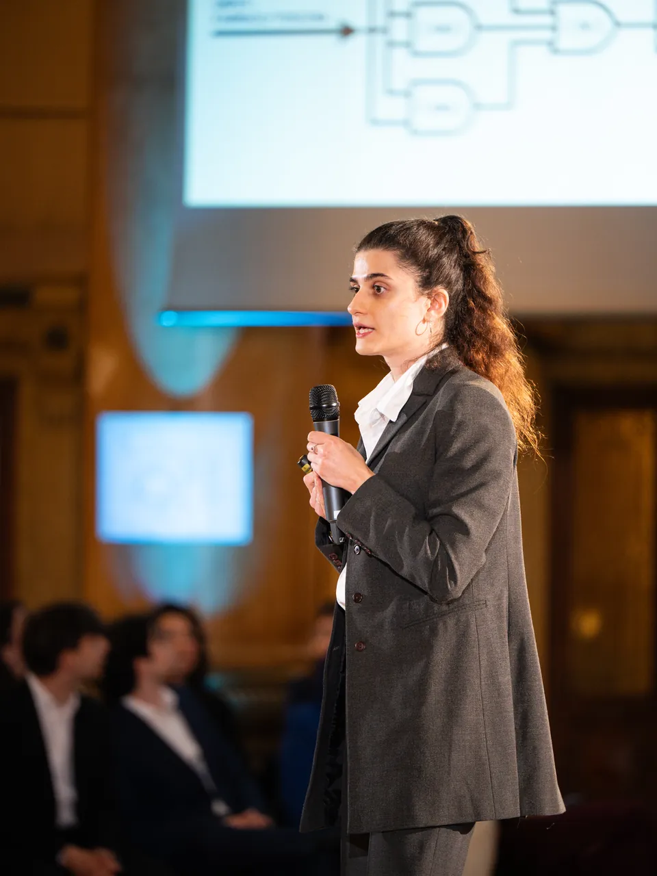 La presentazione del progetto sugli organoidi, sul palco