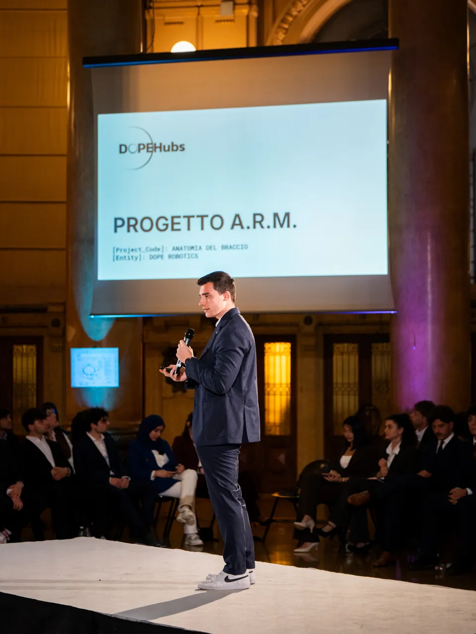 La presentazione di A.R.M. sul palco di Palazzo della Borsa